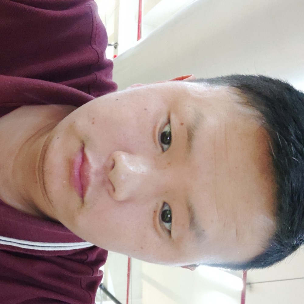 魁梧给摩托的照片