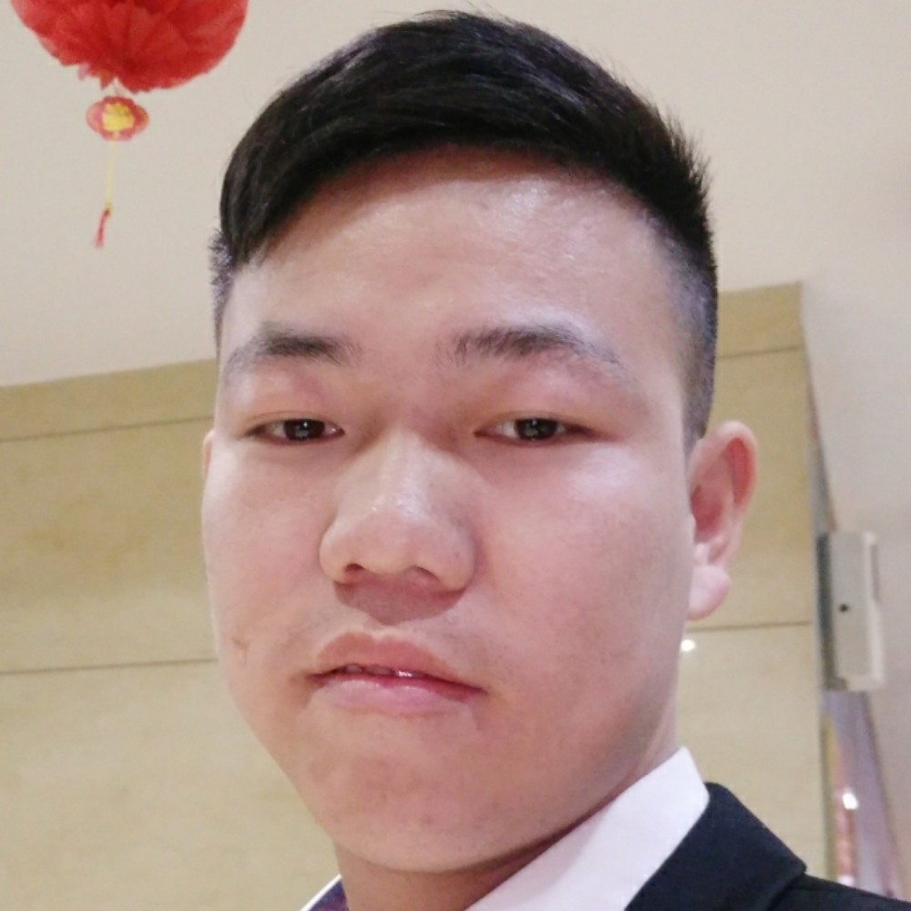 发嗲深拥棒球的照片