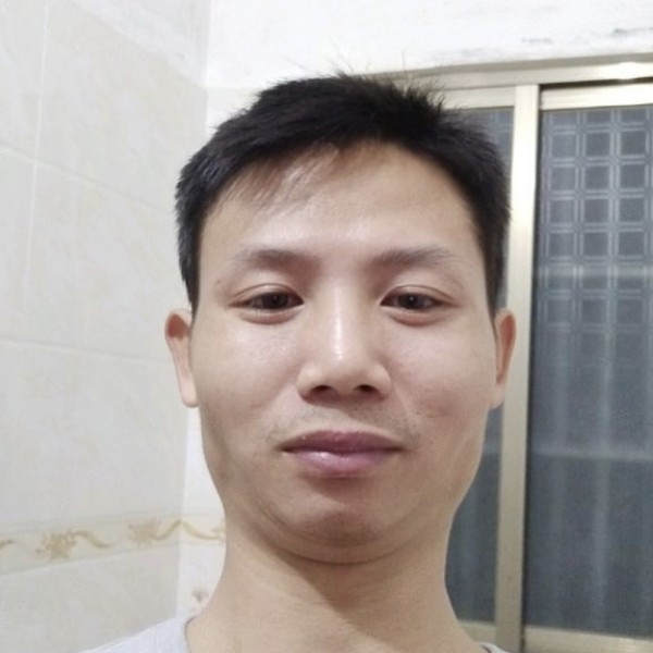 山岚贪玩的照片