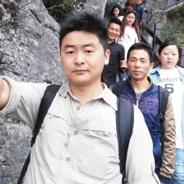 粗心苦恋水池的照片