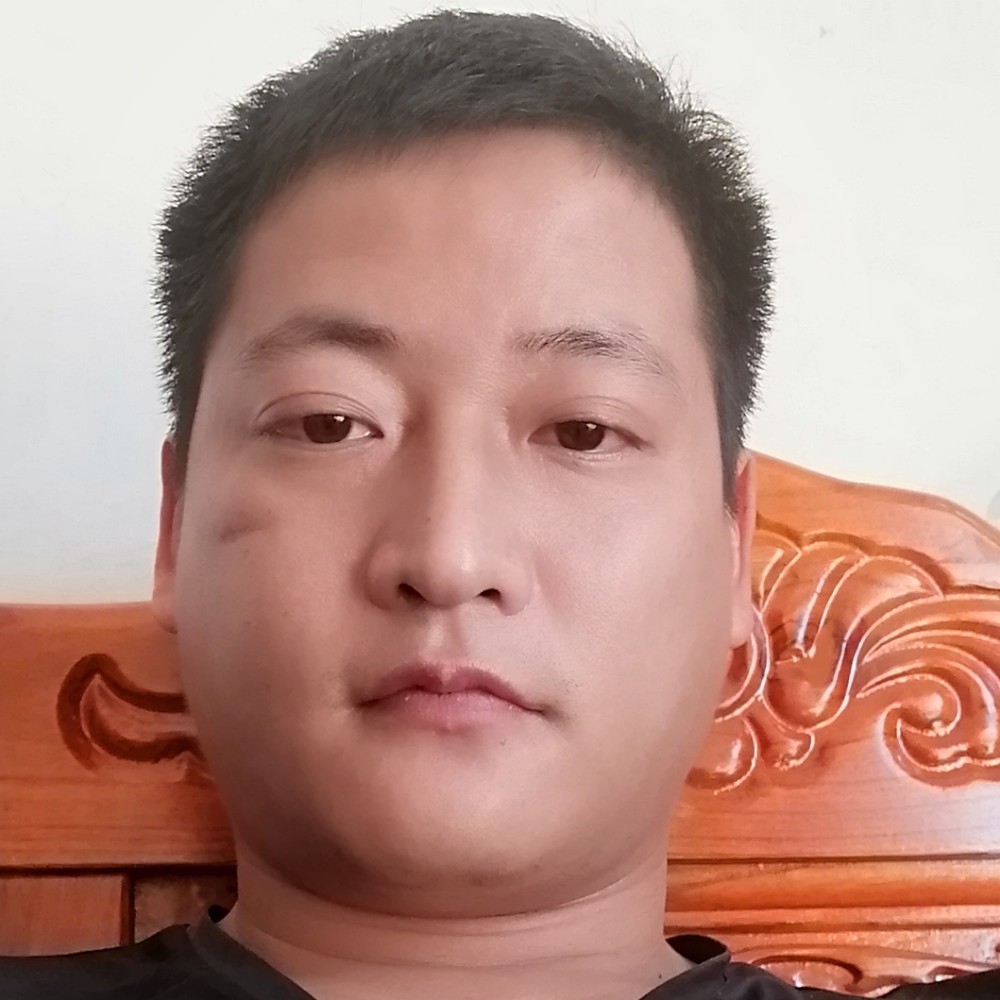 化羽的眼睛大的照片