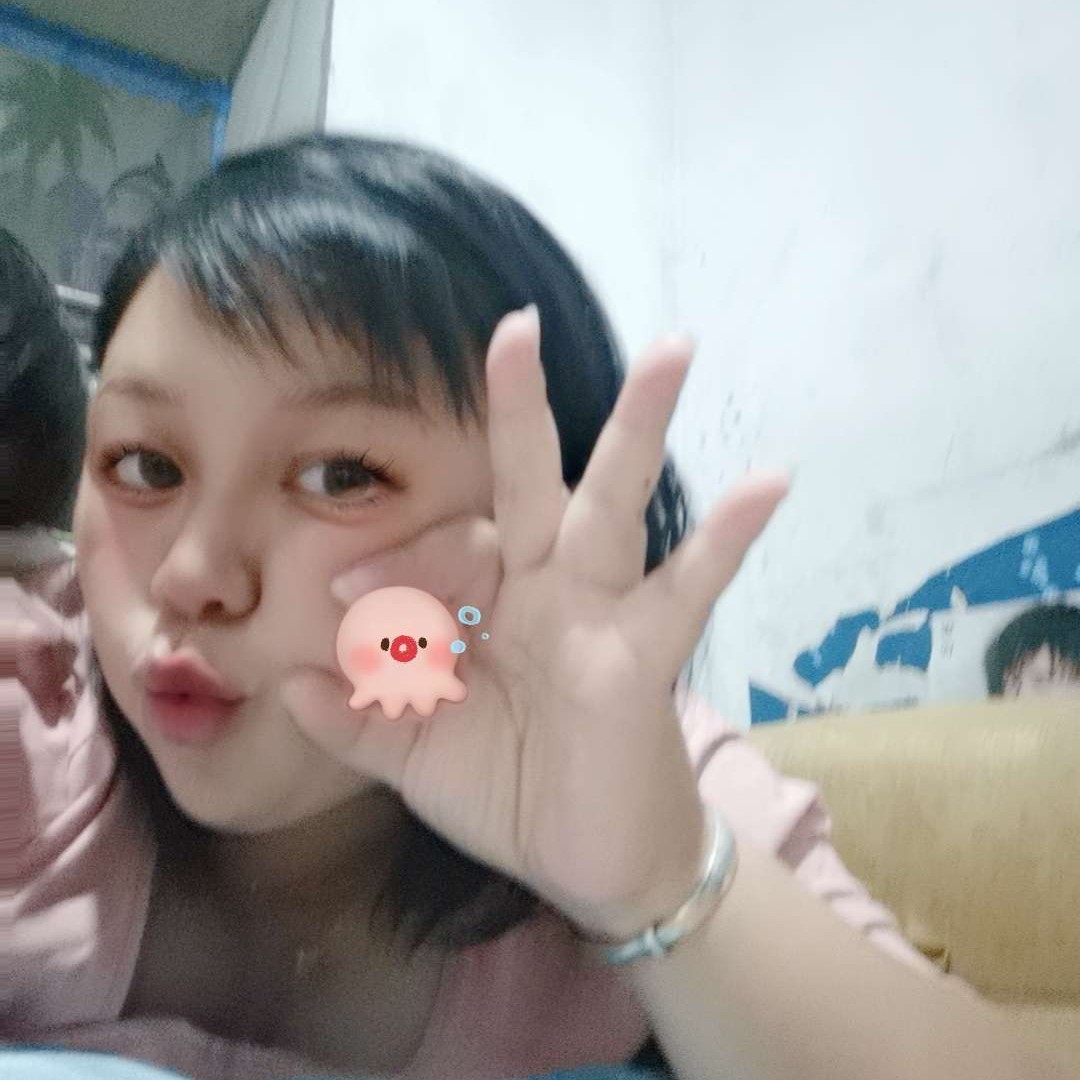 粘人的小可爱的照片