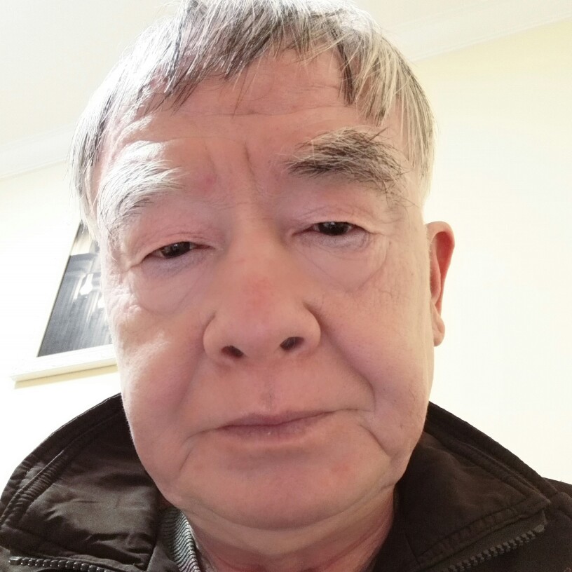 森槿方微笑的照片