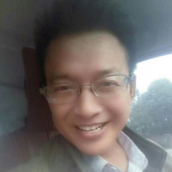 卢惟的照片