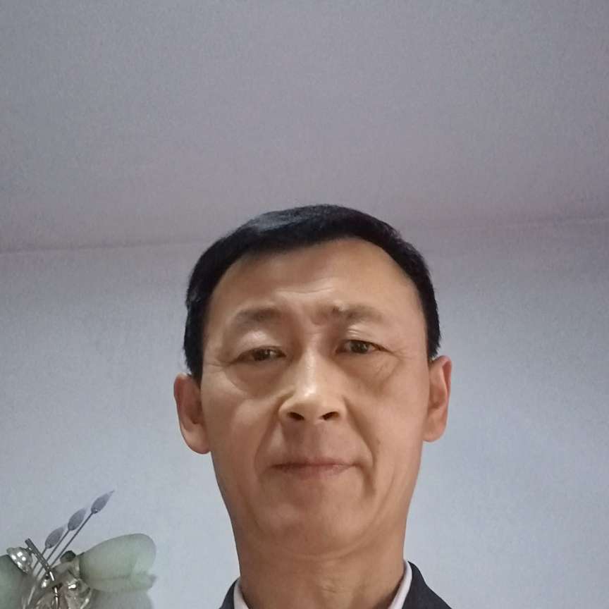 开放凝眸翅膀的照片