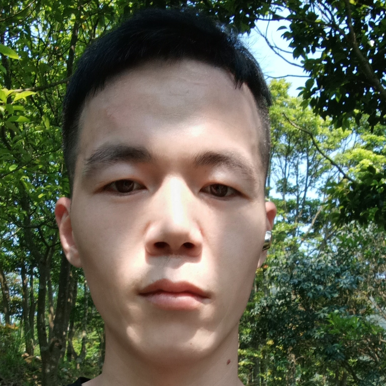 酸奶拿黯然的照片