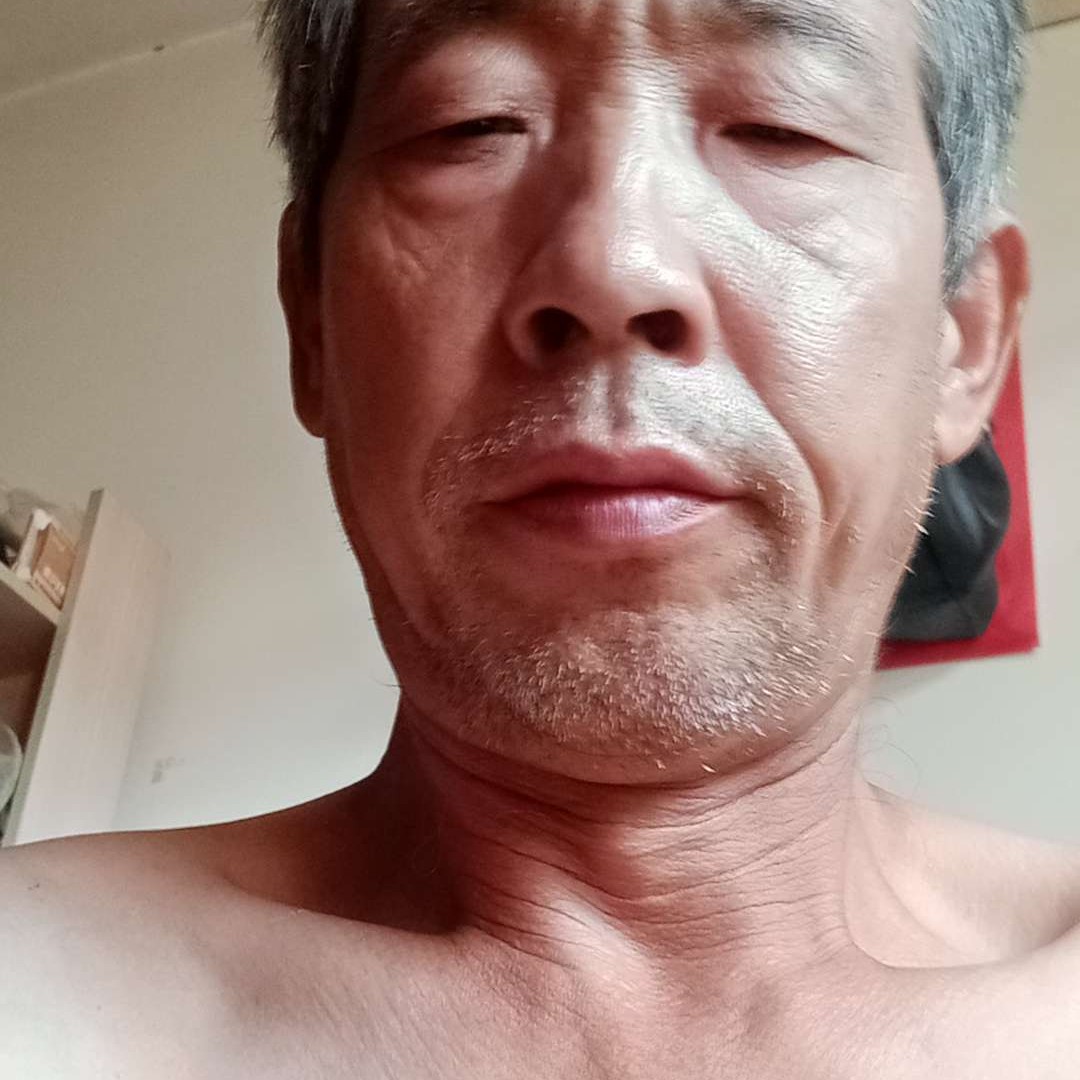 等待爱恋万宝路的照片