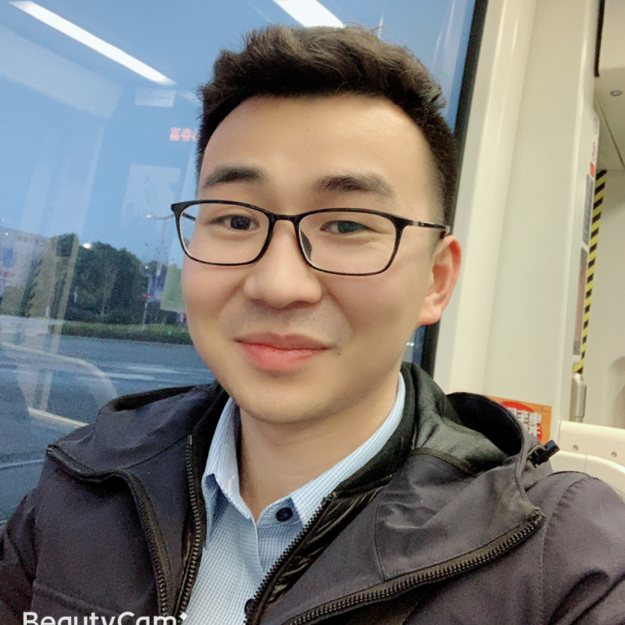 小刺猬与喜悦的照片