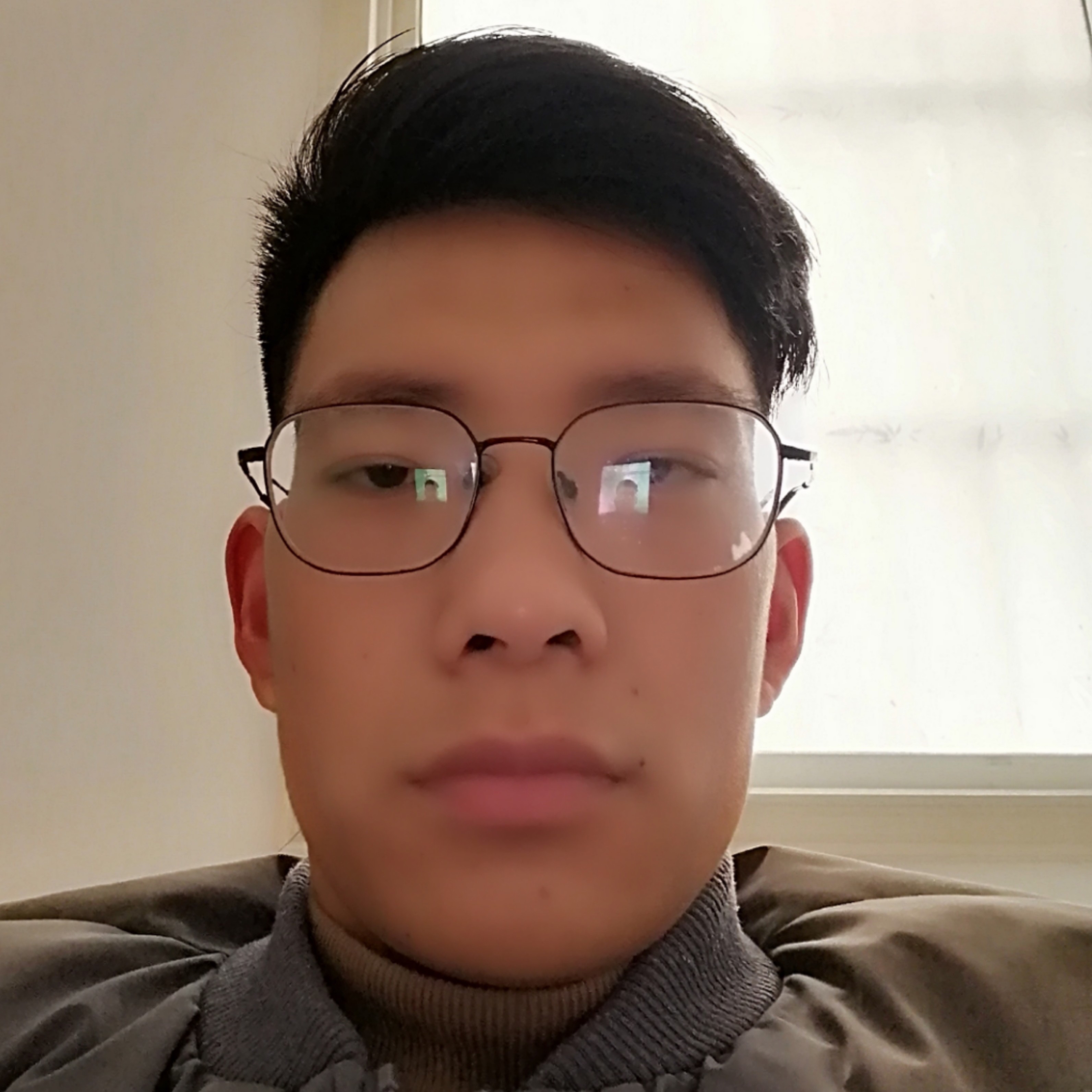 顺利凝眸秋月的照片