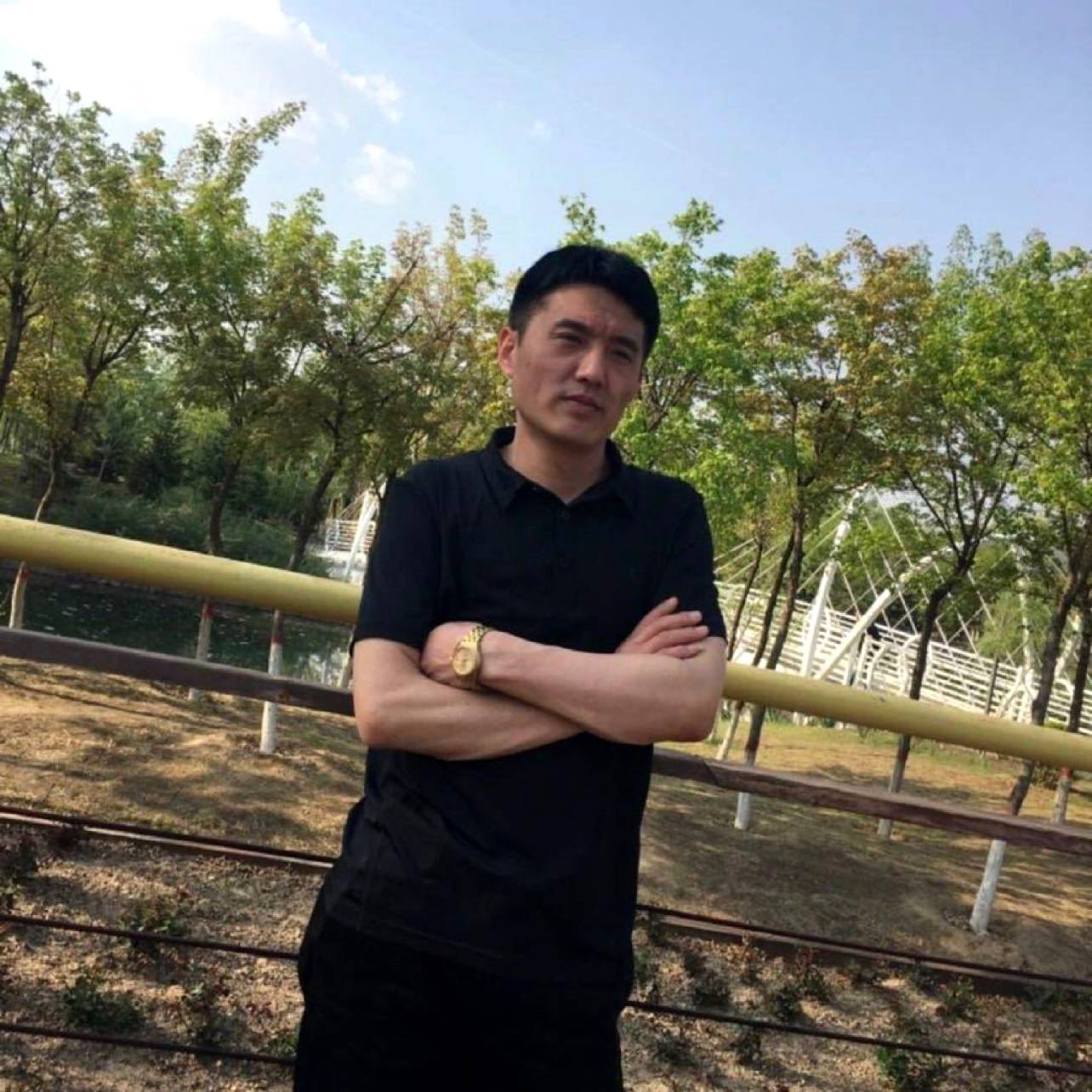 俏皮保卫店员的照片