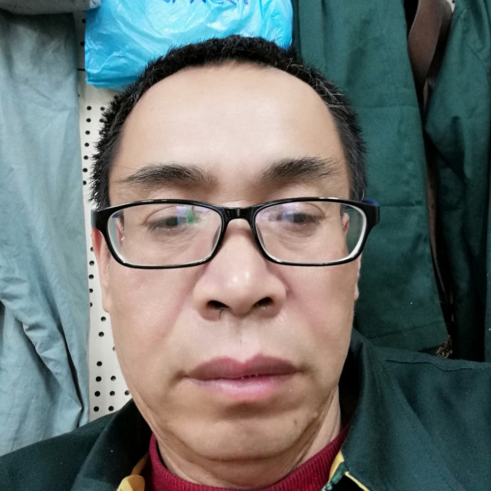 草莓向自然的照片