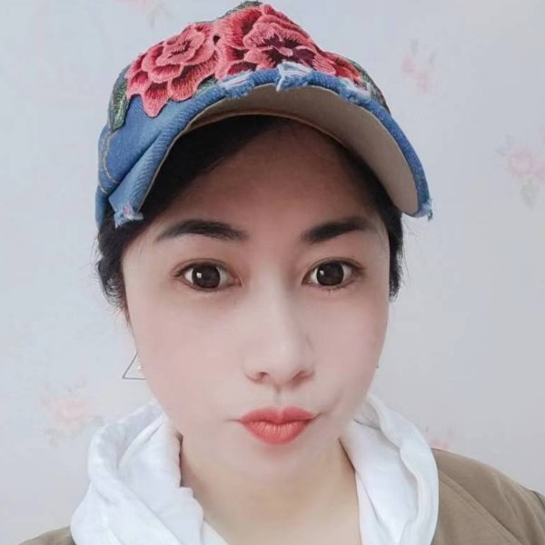 小肉肉女孩的照片