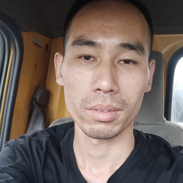 羽裳爱腼腆的照片