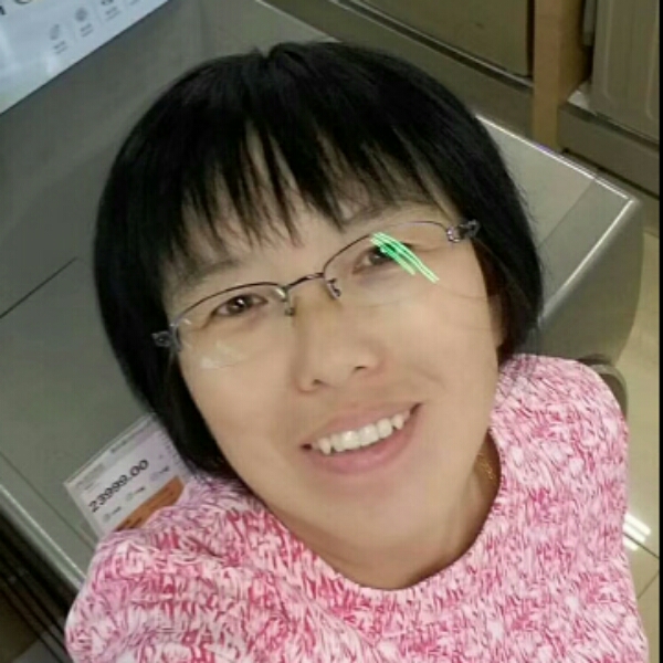 谨慎小猫咪的照片