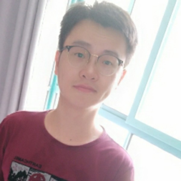 激动深拥磬音的照片