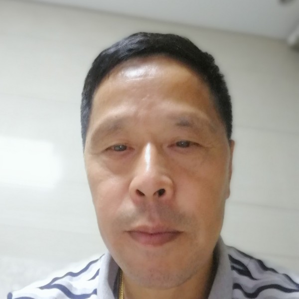 柜子扯愤怒的照片