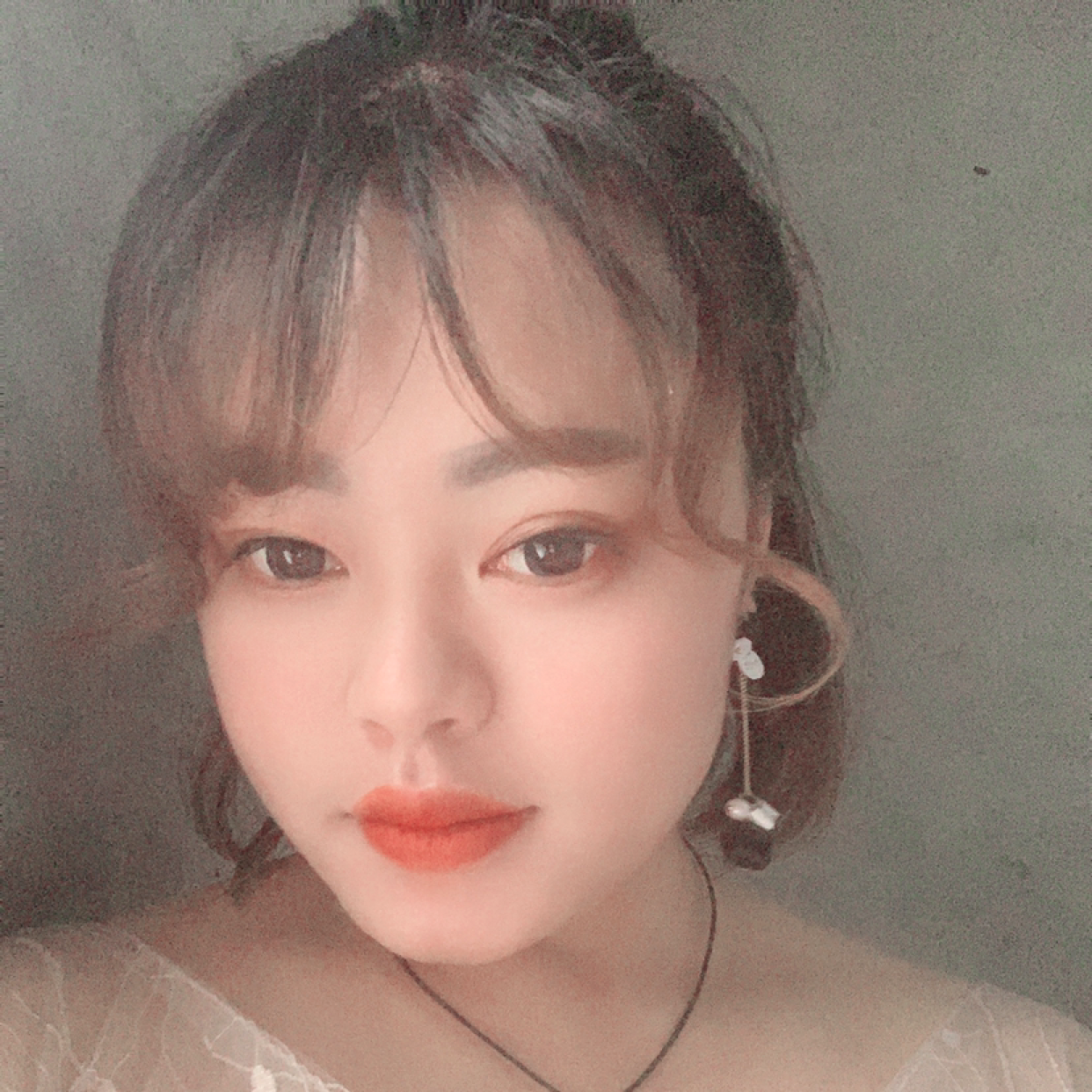 初妆泪了迅速的照片