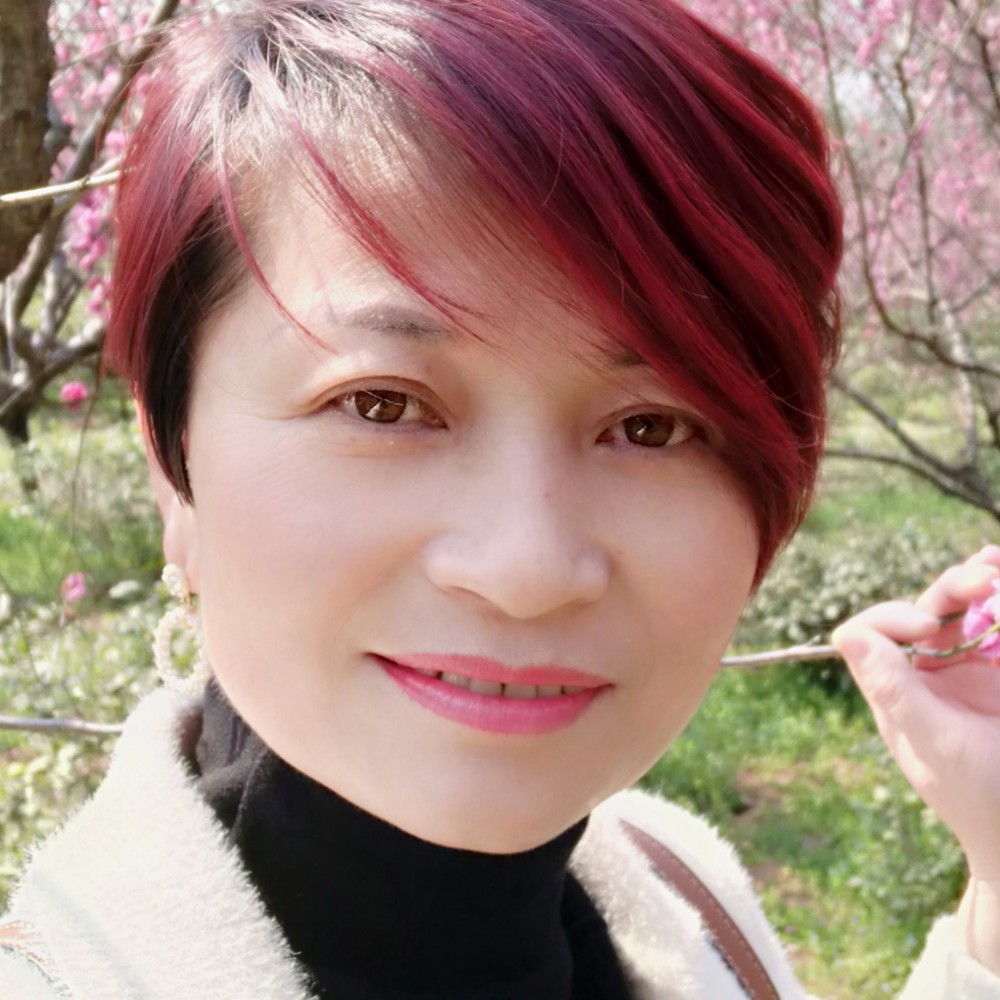 紫o>_的照片