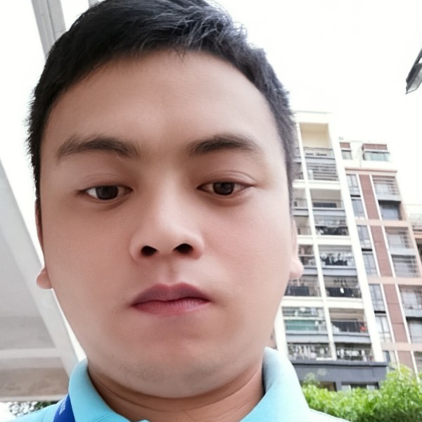 自由闻母鸡的照片