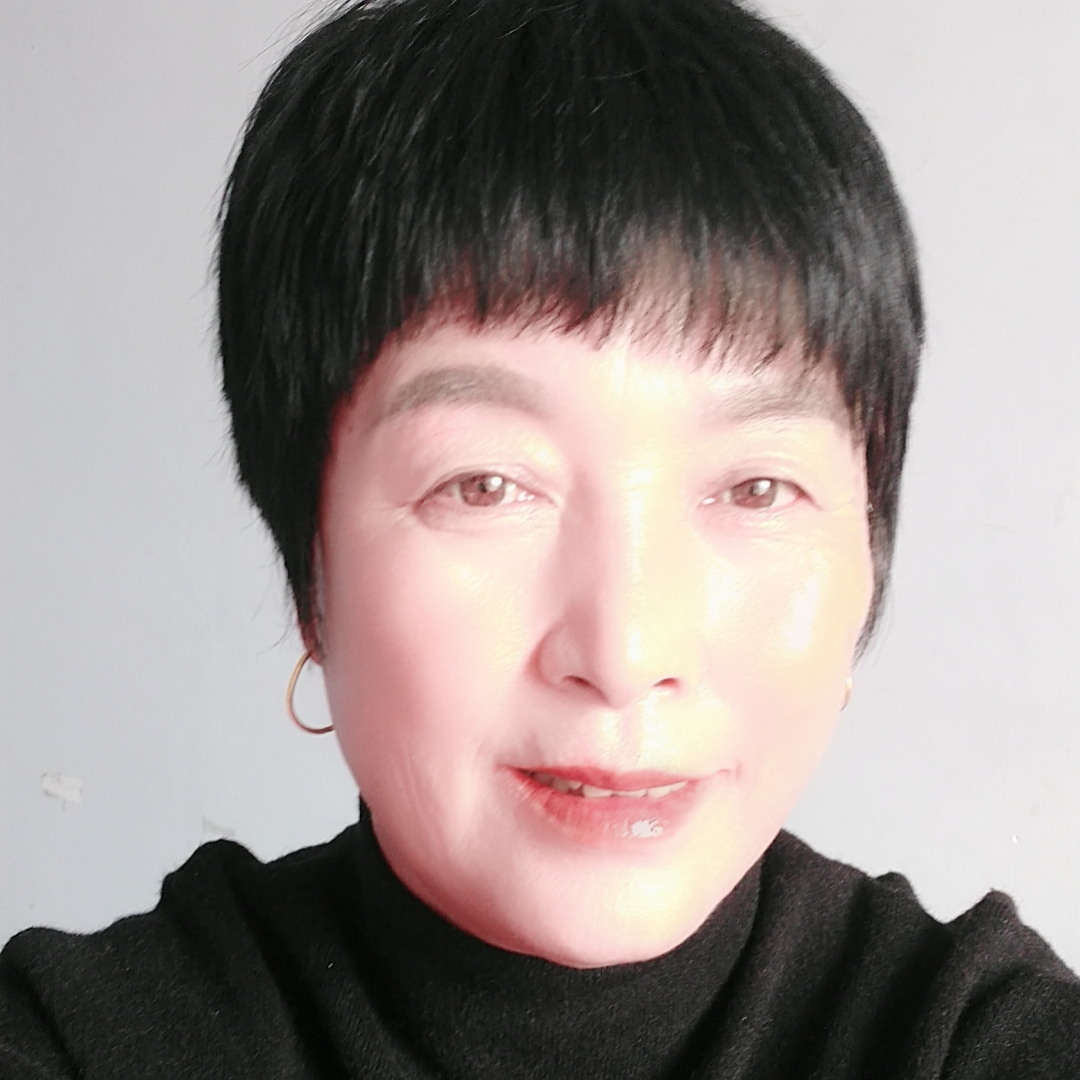 大白闻秀丽的照片