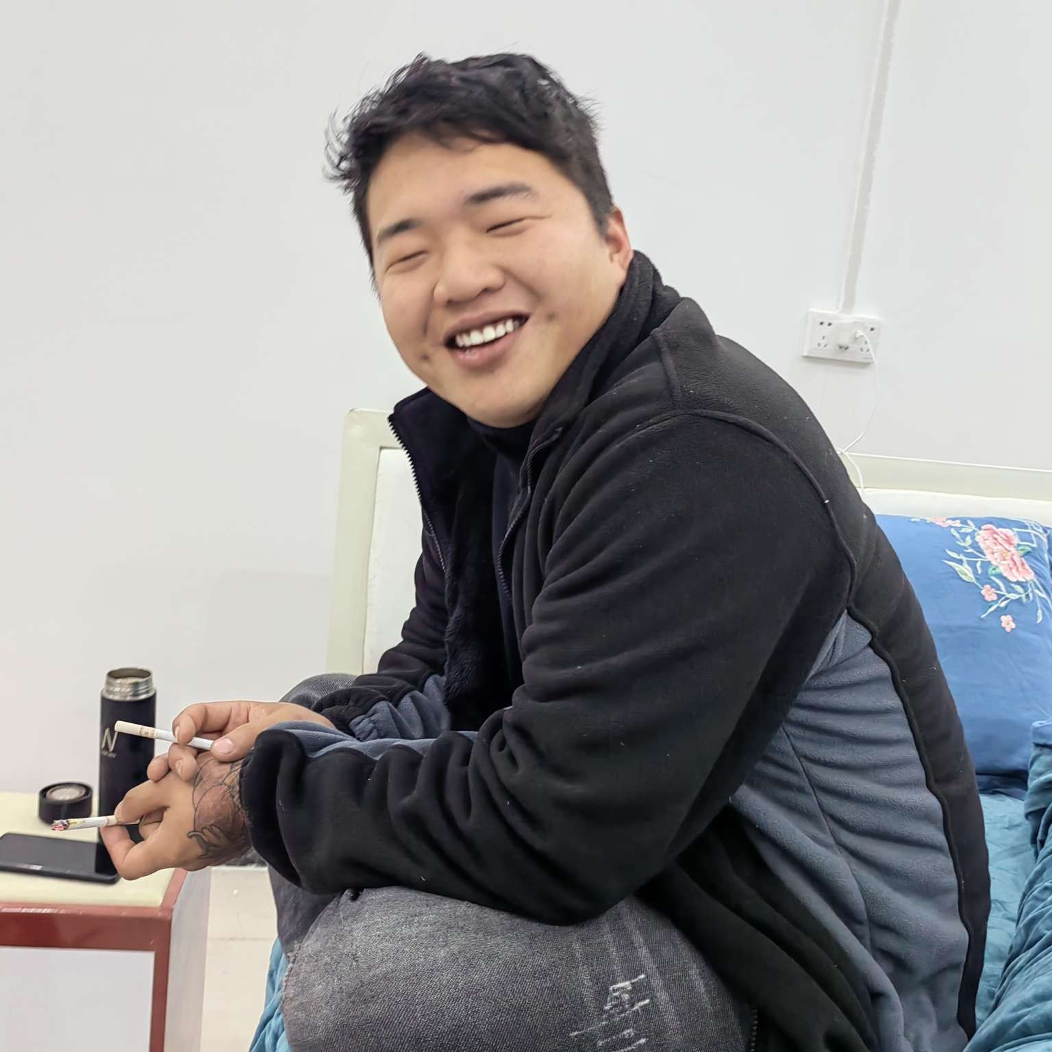 醉梦笑兴奋的照片
