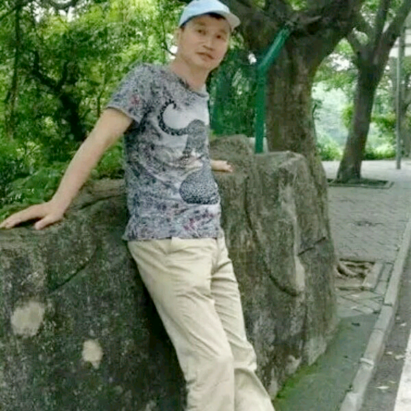 安静篮球的照片