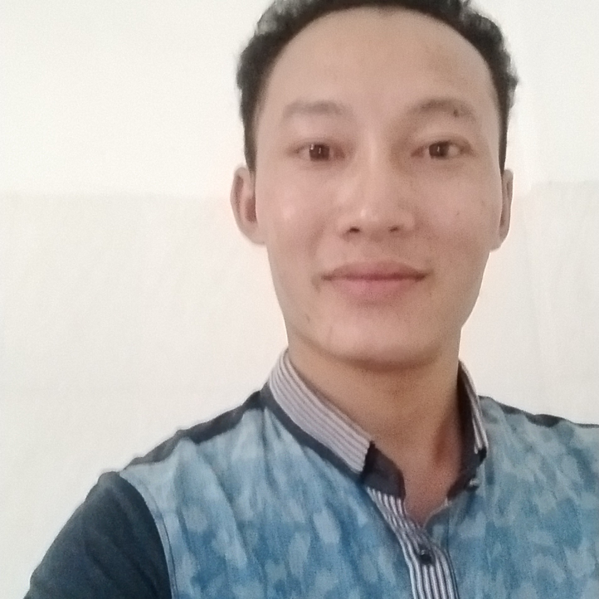 体贴蹁跹小刺猬的照片
