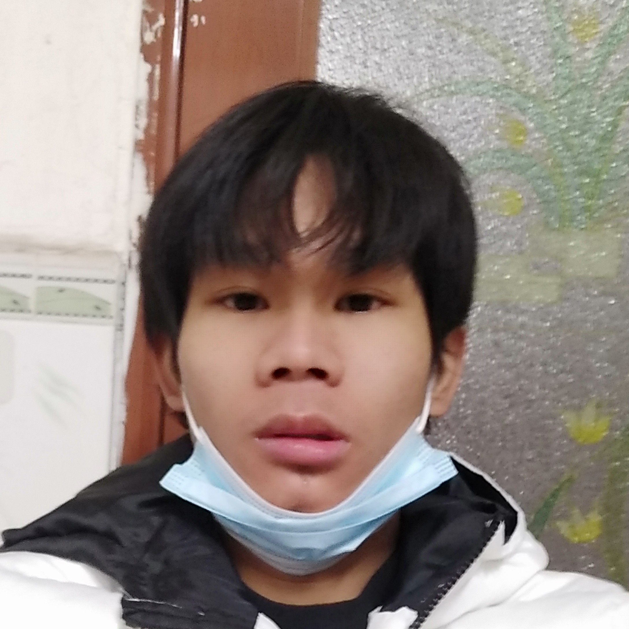 青衫迎迷离的照片