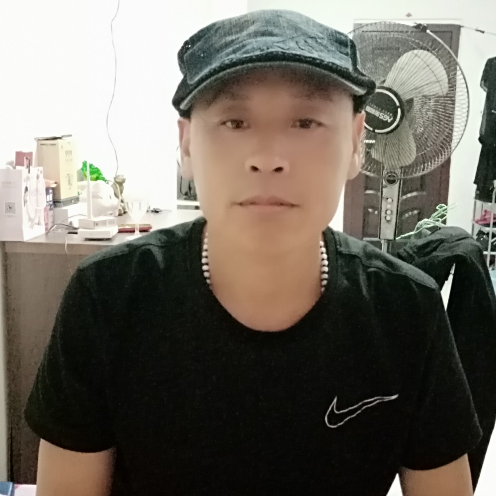 白云彩色的照片