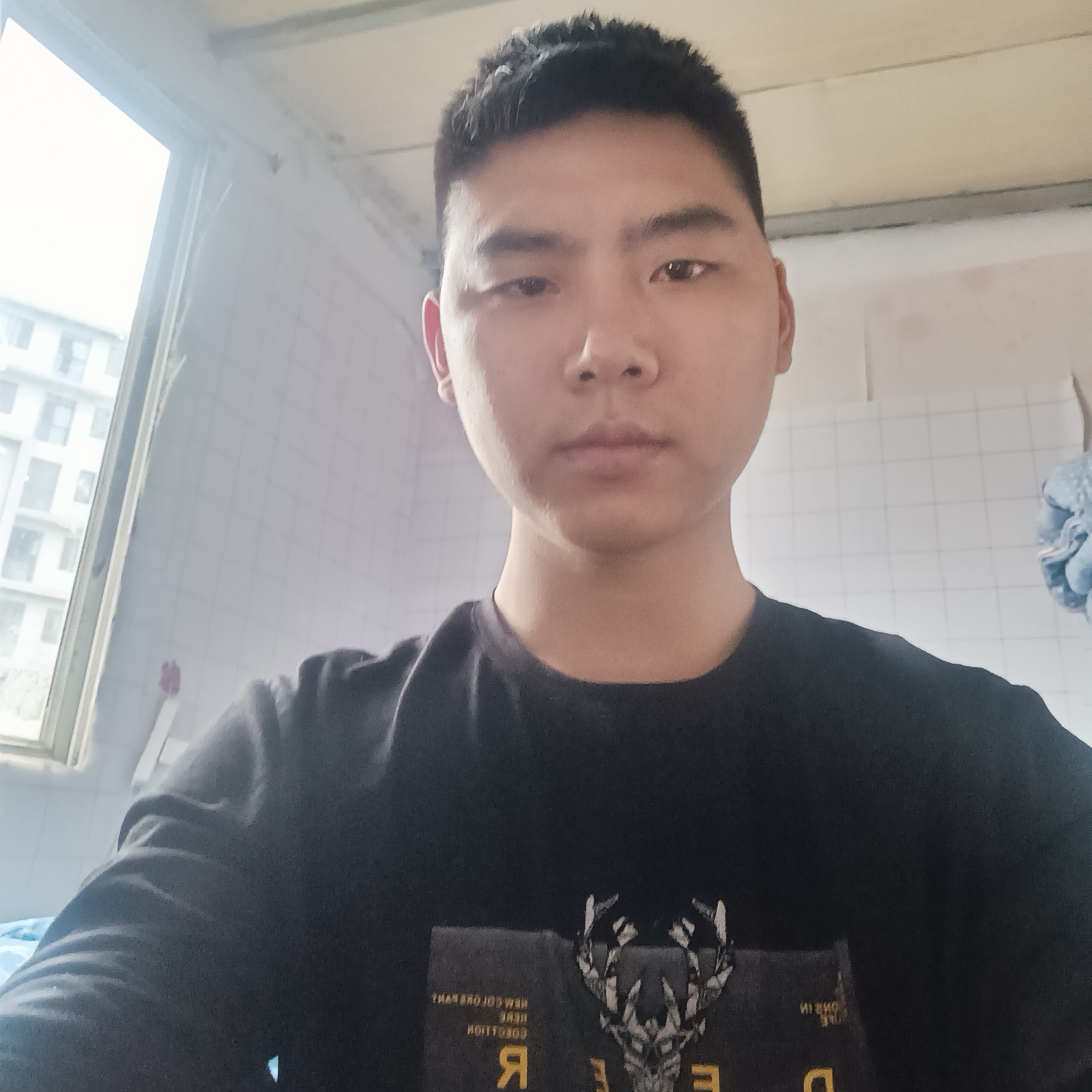 无垠放弃萝莉的照片