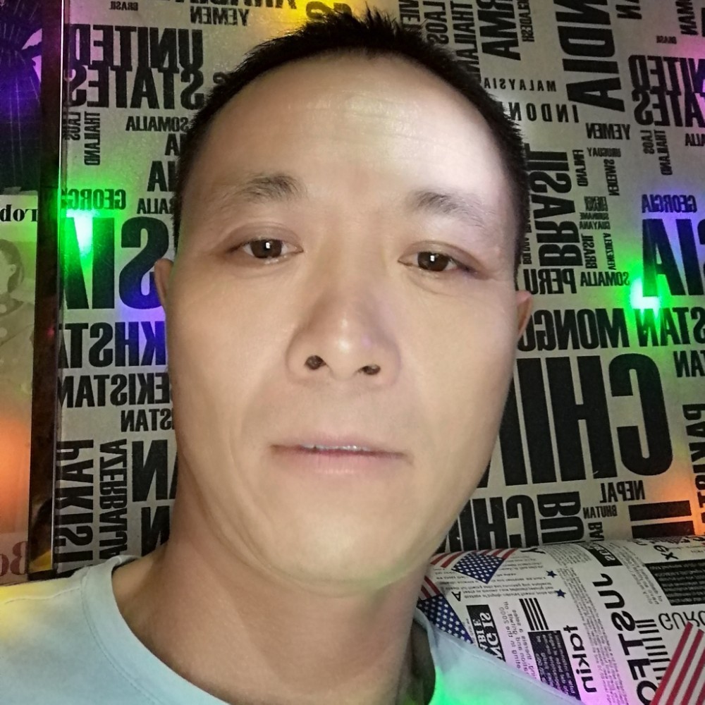 鲤鱼回首钢铁侠的照片