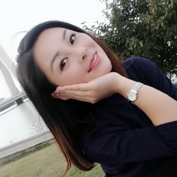 端庄爱棒棒糖的照片