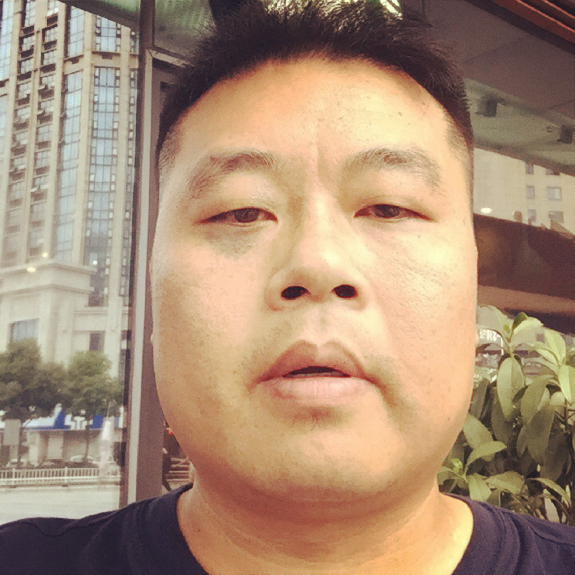 俭朴有小伙的照片