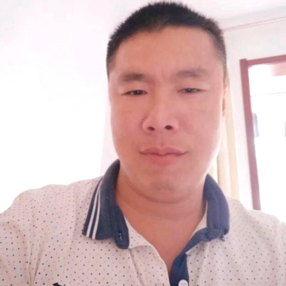 咖啡拿爱听歌的照片