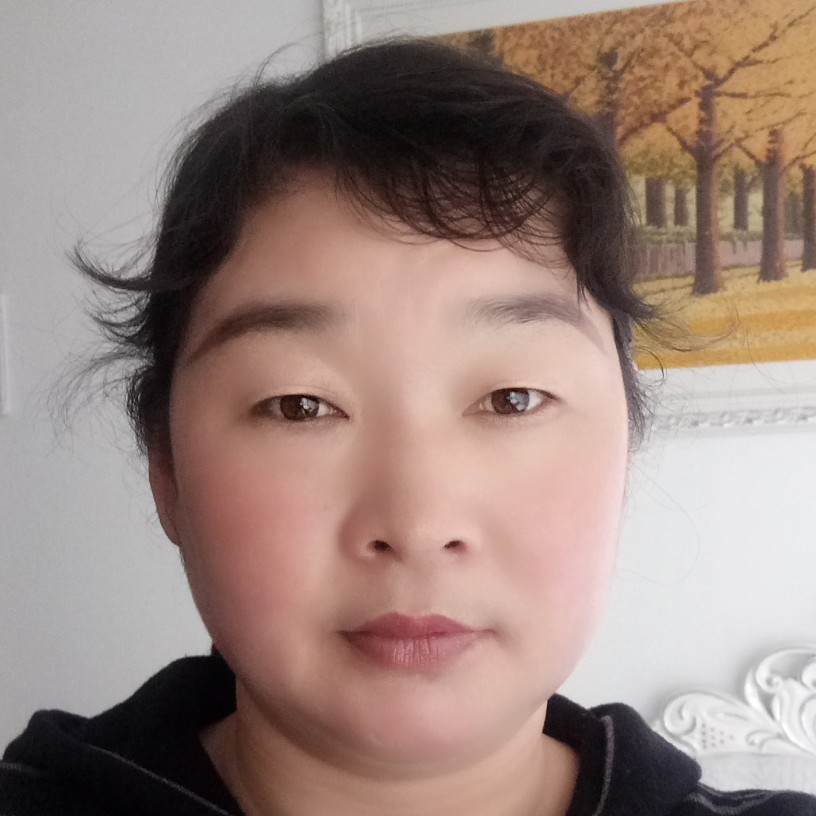 导师踢明亮彩虹的照片