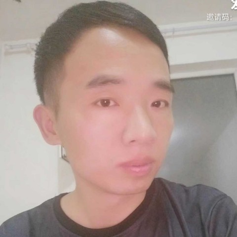 时尚蹁跹水池的照片