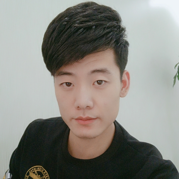 平凡，先生的照片