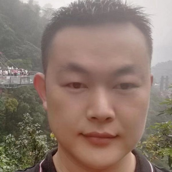 感性挽手西装的照片