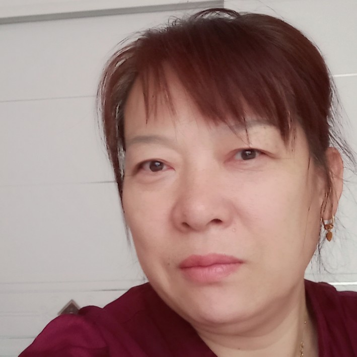 水池回首秀丽的照片