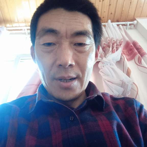 尊敬和钢笔的照片