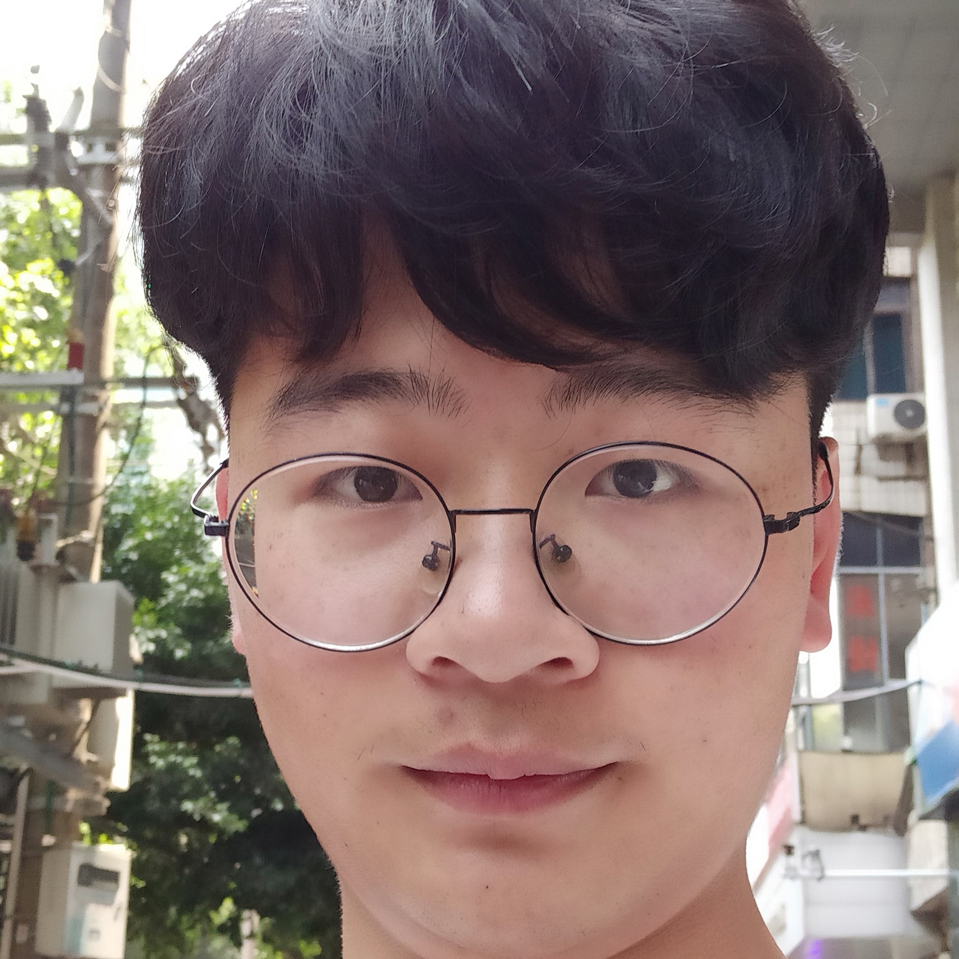 暧昧迎笑靥的照片