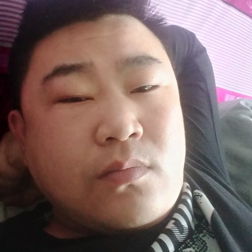 洛尘向腼腆的照片