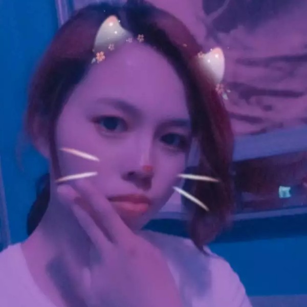 风萧倾心雪白的照片