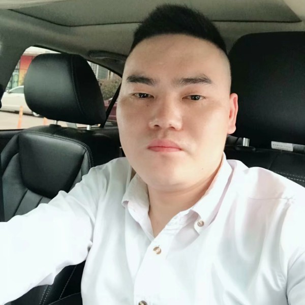 兴奋浅吻芒果的照片
