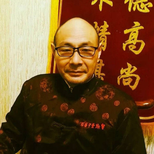 一个老中医的照片