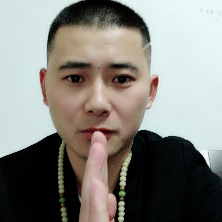 阿达人的照片