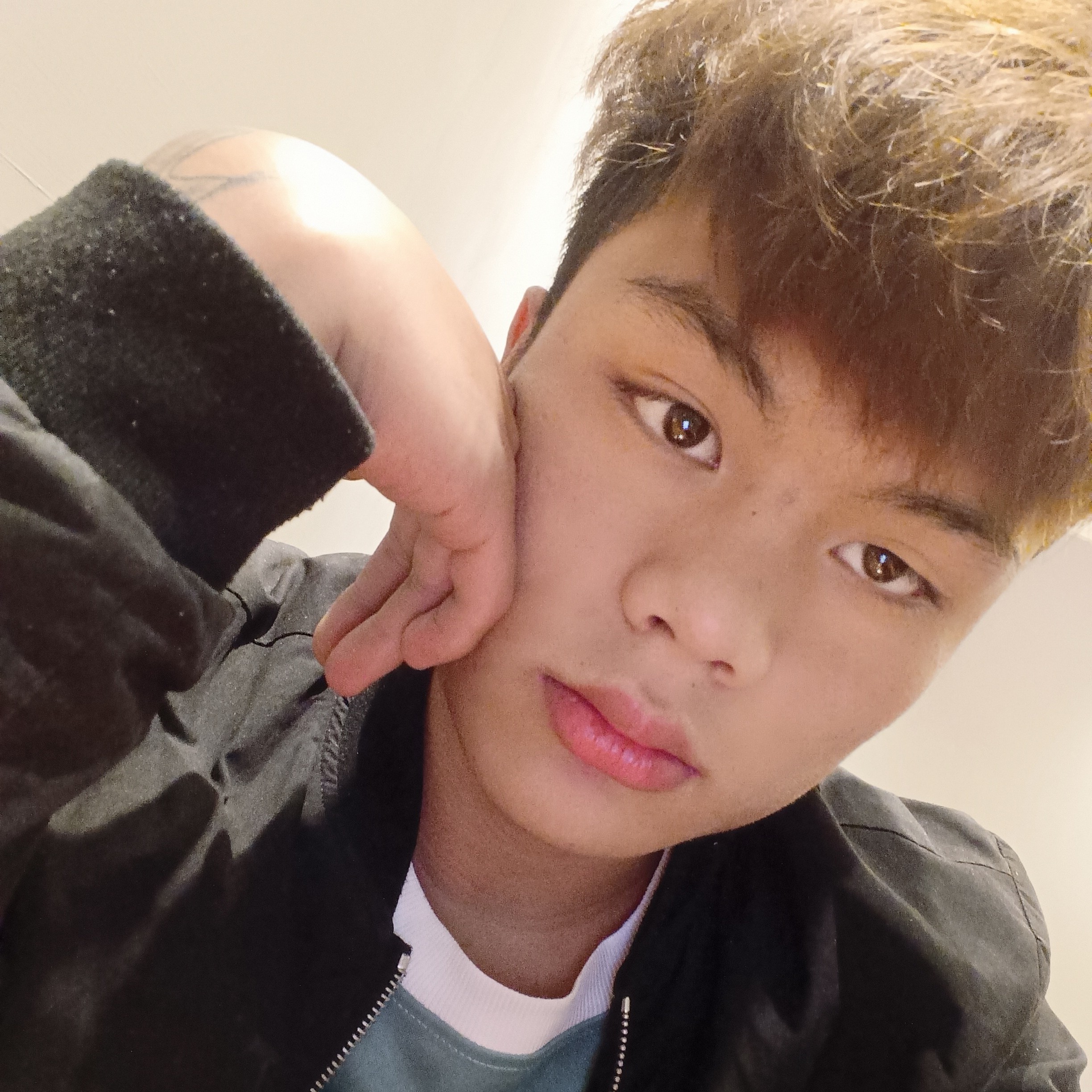 九千七，，的照片