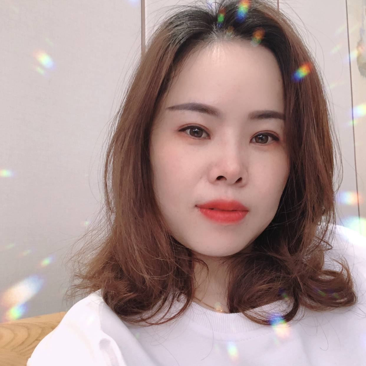 直率吃醋电灯胆的照片