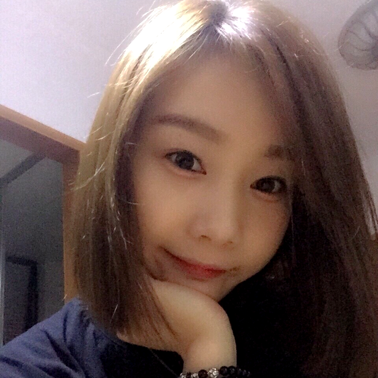 云朵上的棉花糖的照片