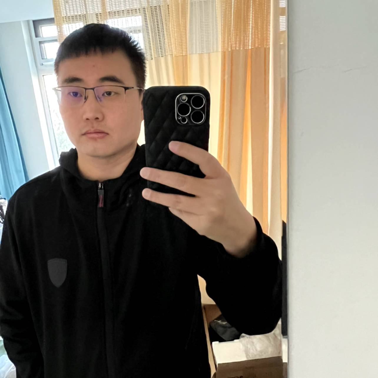 红酒闻甜蜜的照片